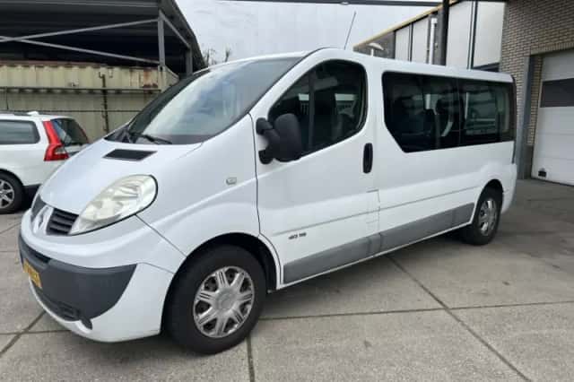 Renault Trafic (2013) thumbnail 1