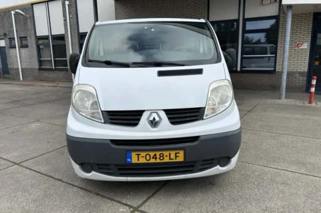 Renault Trafic (2013) thumbnail 6
