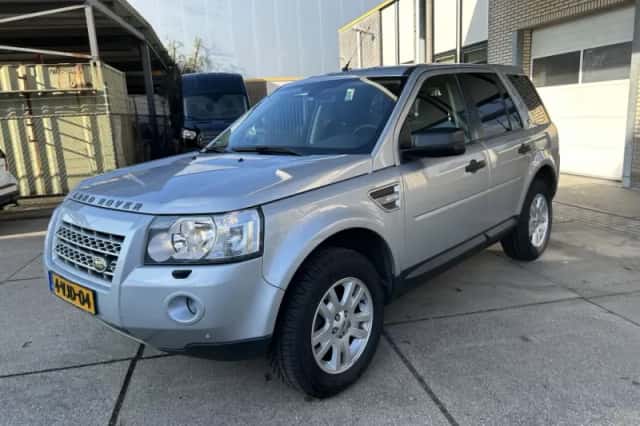 Land Rover Freelander (2010) thumbnail 6