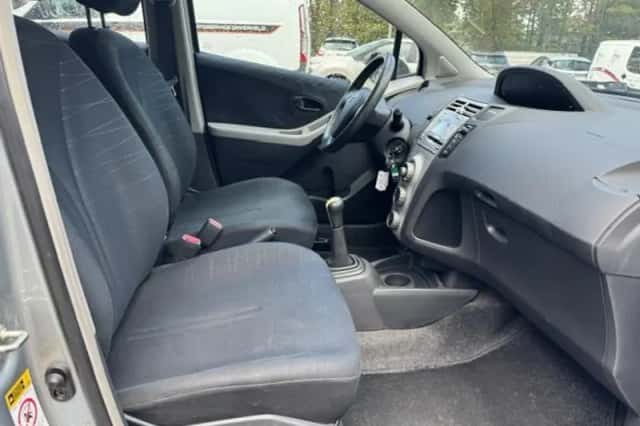 Toyota Yaris (2006) thumbnail 4