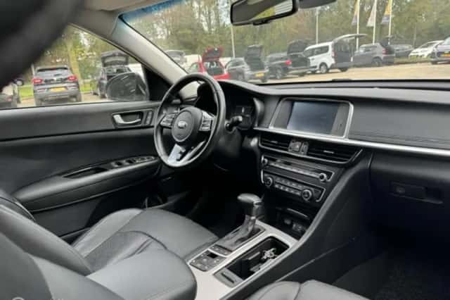 Kia Optima (2019) thumbnail 2