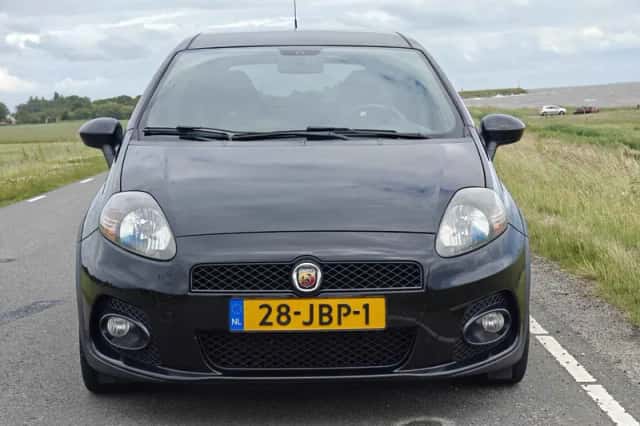 Fiat Grande Punto (2009) thumbnail 4