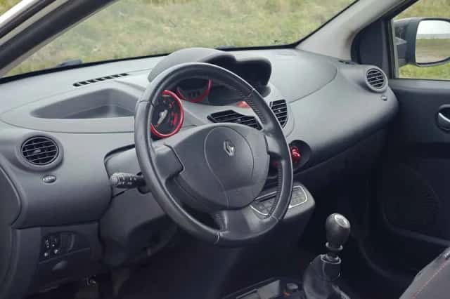 Renault Twingo (2011) thumbnail 2