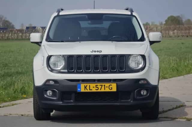 Jeep Renegade (2016) thumbnail 4