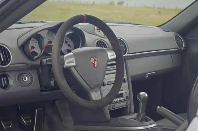 Porsche Cayman (2006) thumbnail 2