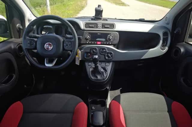 Fiat Panda (2017) thumbnail 3