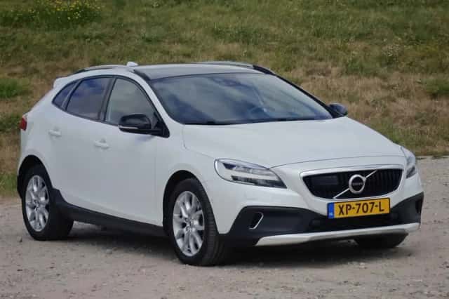 Volvo V40 Cross Country (2019) thumbnail 4