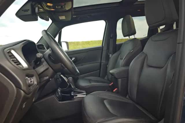 Jeep Renegade (2021) thumbnail 2