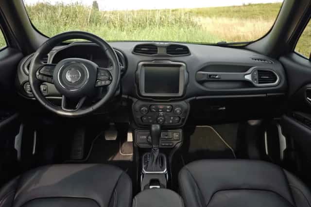 Jeep Renegade (2021) thumbnail 3
