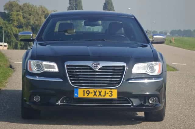 Lancia Thema (2012) thumbnail 4