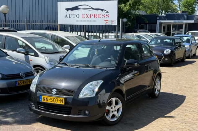 Suzuki Swift (2010) thumbnail 1
