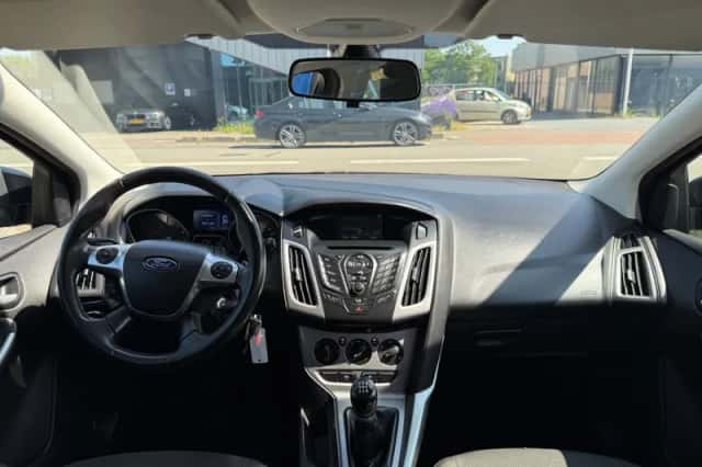 Ford Focus (2013) thumbnail 2