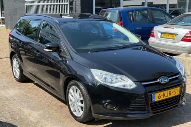 Ford Focus (2013) thumbnail 4