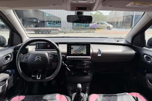 Citroën C4 Cactus (2015) thumbnail 2