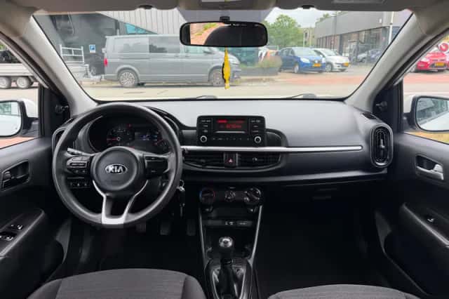 Kia Picanto (2018) thumbnail 2