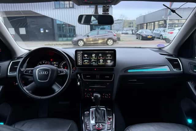 Audi Q5 (2009) thumbnail 2