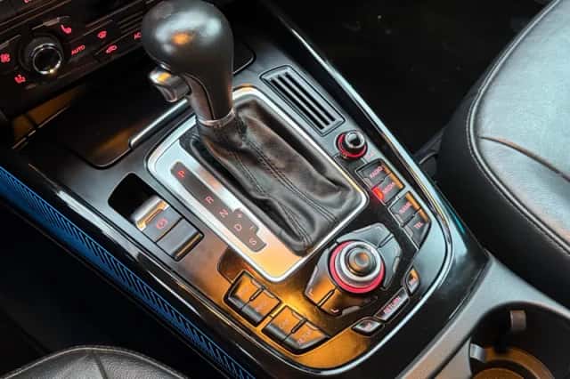 Audi Q5 (2009) thumbnail 3