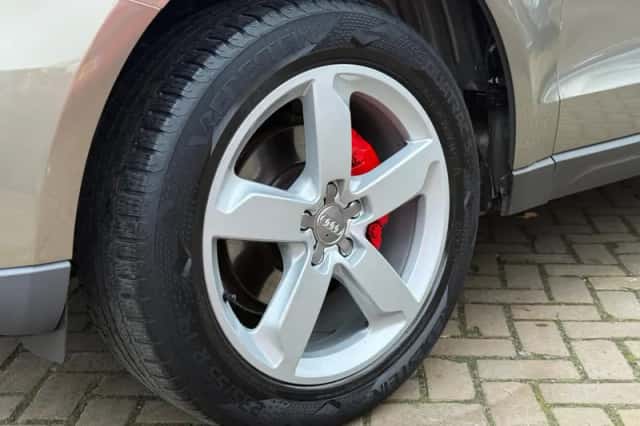 Audi Q5 (2009) thumbnail 4
