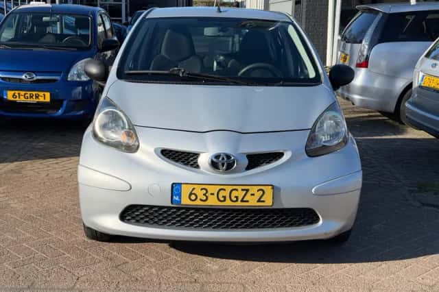 Toyota Aygo (2008) thumbnail 5
