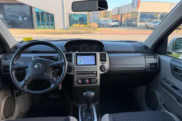 Nissan X-Trail (2005) thumbnail 2