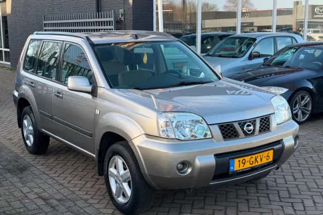 Nissan X-Trail (2005) thumbnail 6