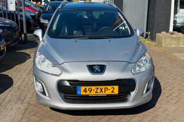 Peugeot 308 (2013) thumbnail 5