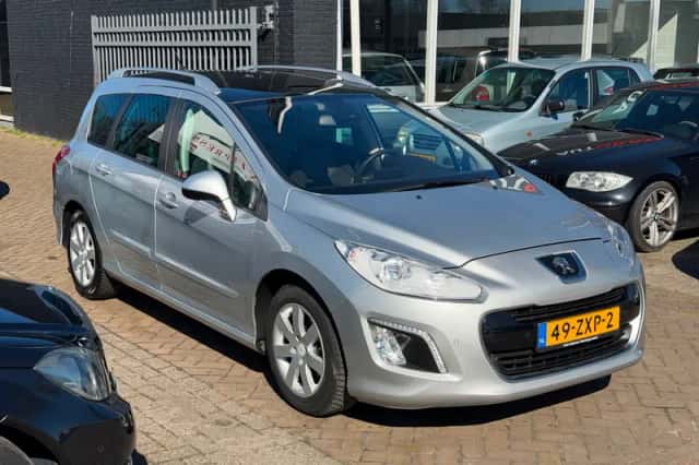 Peugeot 308 (2013) thumbnail 6