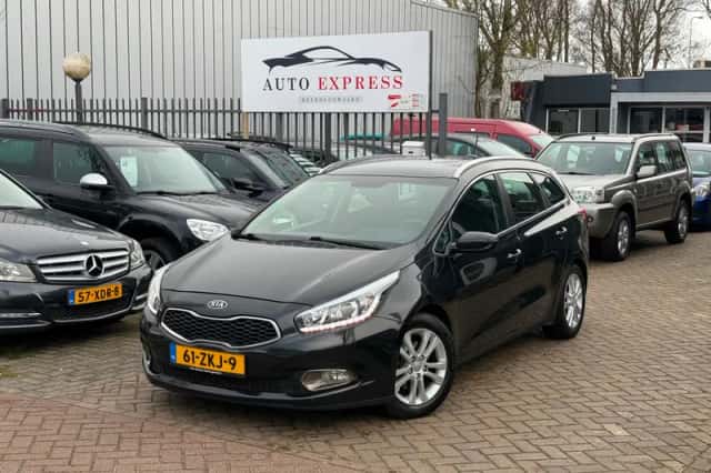 Kia Ceed (2013) thumbnail 1