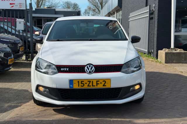 Volkswagen Polo (2013) thumbnail 5