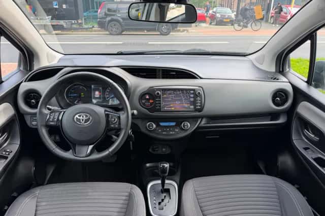 Toyota Yaris (2018) thumbnail 2