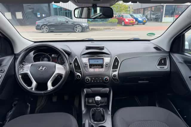 Hyundai ix35 (2012) thumbnail 2