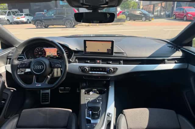 Audi A5 (2017) thumbnail 2