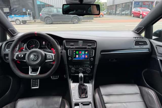 Volkswagen Golf (2015) thumbnail 2