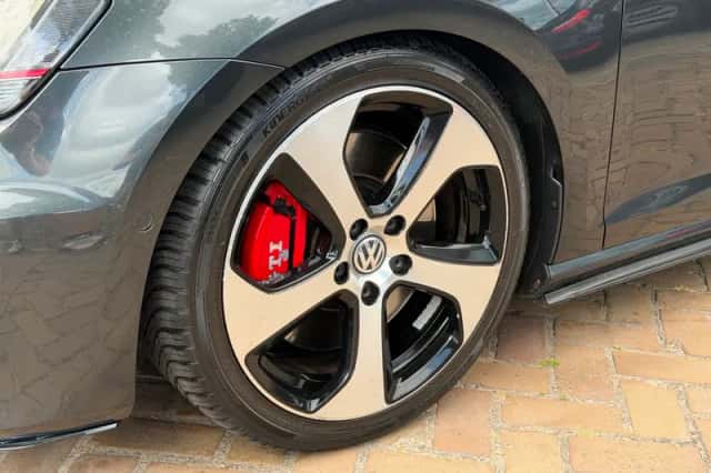Volkswagen Golf (2015) thumbnail 4