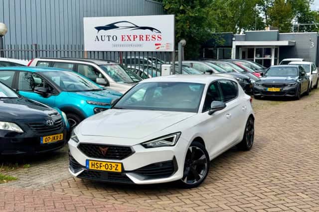 CUPRA Leon (2023) thumbnail 1
