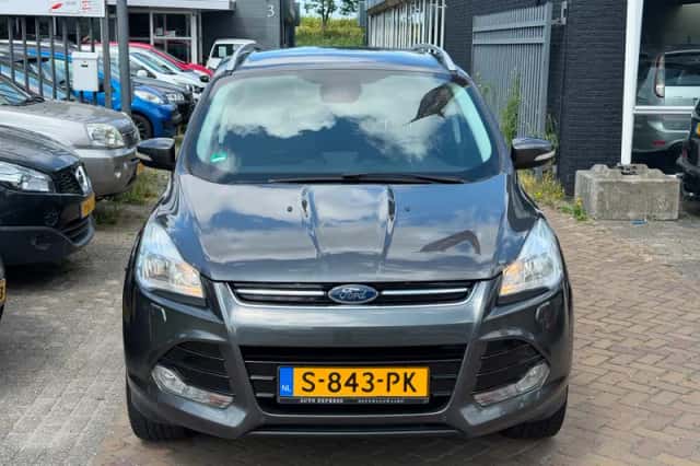 Ford Kuga (2016) thumbnail 5