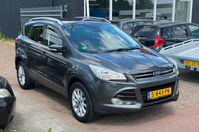 Ford Kuga (2016) thumbnail 6
