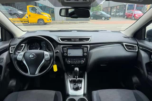 Nissan Qashqai (2017) thumbnail 2