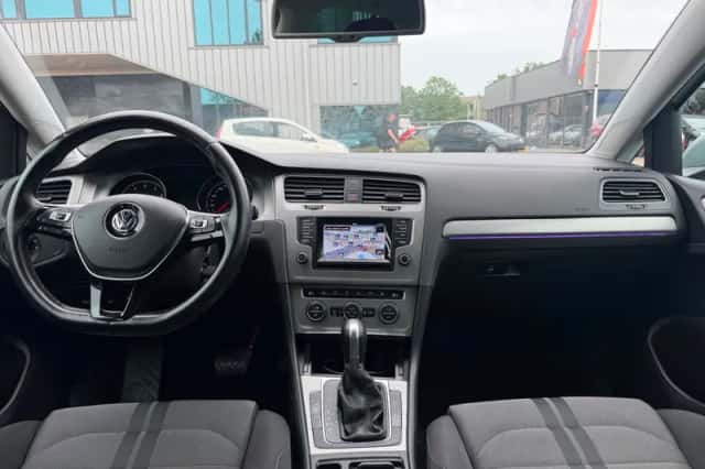 Volkswagen Golf (2014) thumbnail 2