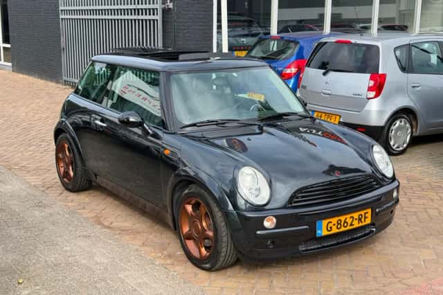 MINI Cooper (2005) thumbnail 5