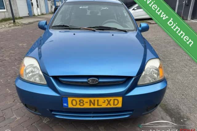 Kia Rio (2003) thumbnail 2