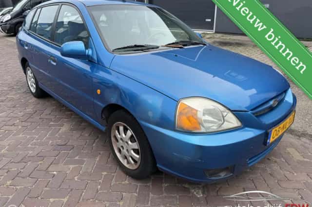 Kia Rio (2003) thumbnail 3