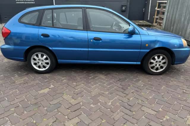 Kia Rio (2003) thumbnail 4