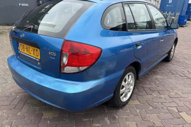 Kia Rio (2003) thumbnail 5