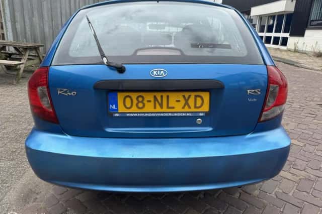 Kia Rio (2003) thumbnail 6