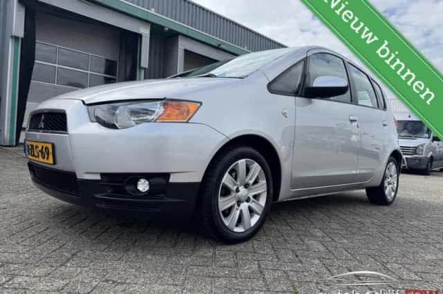 Mitsubishi Colt (2011) thumbnail 1