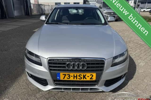 Audi A4 (2009) thumbnail 2