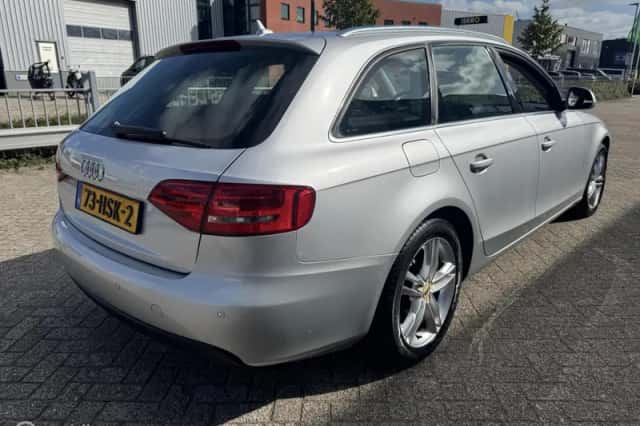 Audi A4 (2009) thumbnail 5