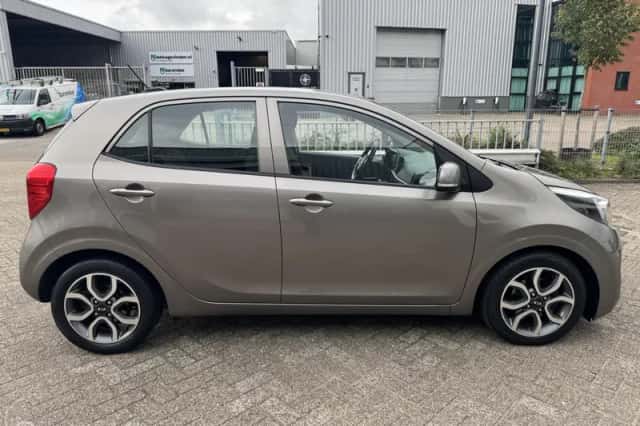 Kia Picanto (2017) thumbnail 4