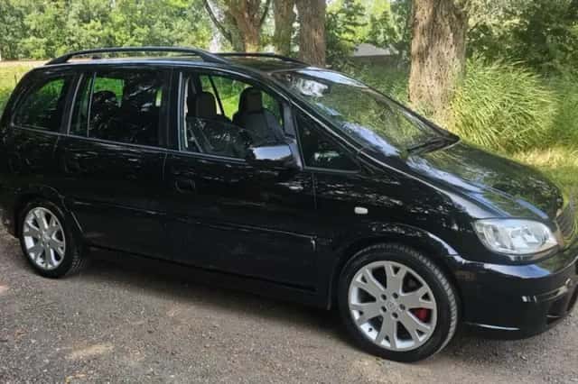 Opel Zafira (2004) thumbnail 4
